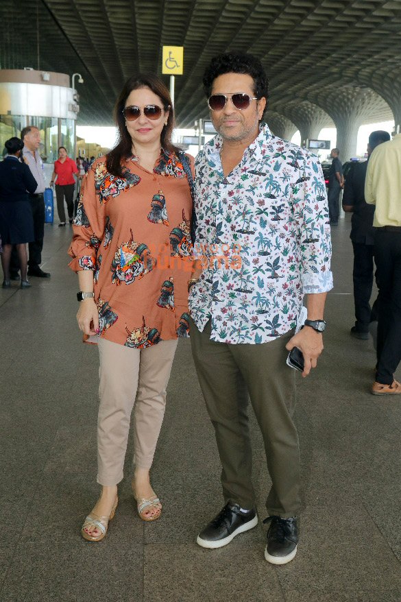 photos uorfi javed aishwarya lakshmi sachin tendulkar and others snapped at the airport 5