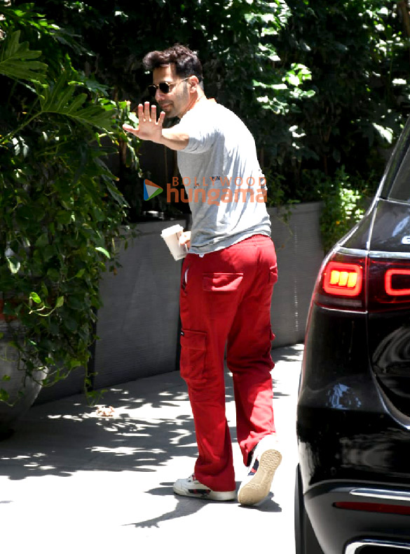 photos varun dhawan snapped at atlees residence 1
