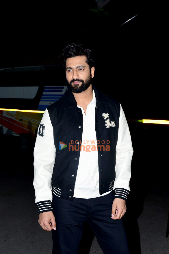 photos vicky kaushal and sara ali khan snapped promoting zara hatke zara bach ke on the sets of the kapil sharma show 4