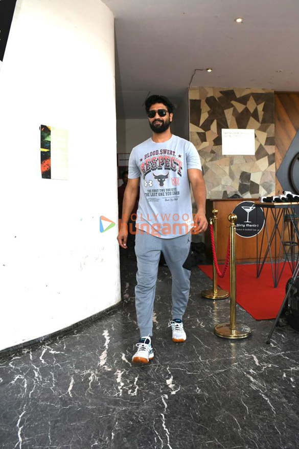 photos vicky kaushal snapped at the gym in bandra 1