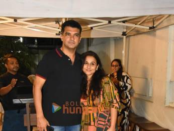 Photos Vidya Balan and Siddharth Roy Kapur snapped in Bandra Photos Vidya Balan and Siddharth Roy Kapur snapped in Bandra