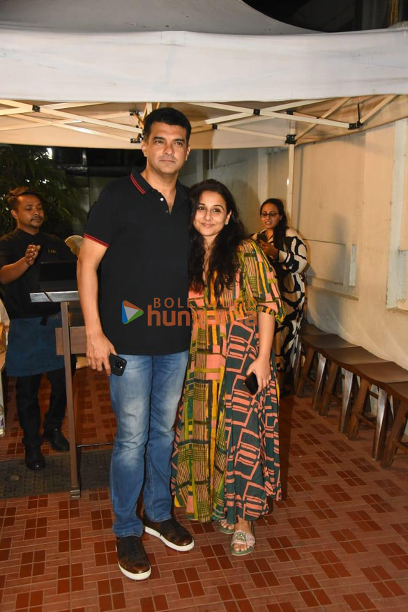 photos vidya balan and siddharth roy kapur snapped in bandra 1