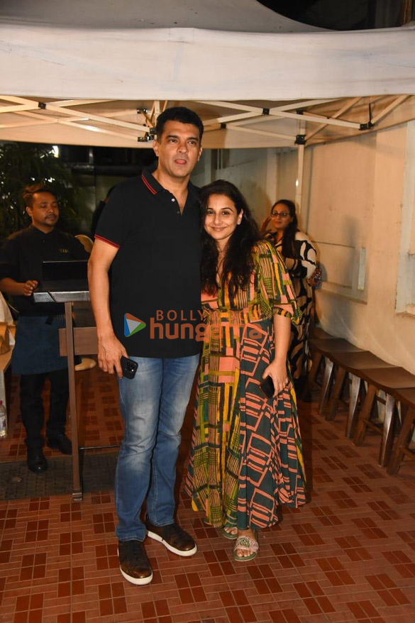 photos vidya balan and siddharth roy kapur snapped in bandra 2