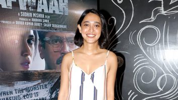 Sayani Gupta spreads a wide smile for paps at Afwaah screening