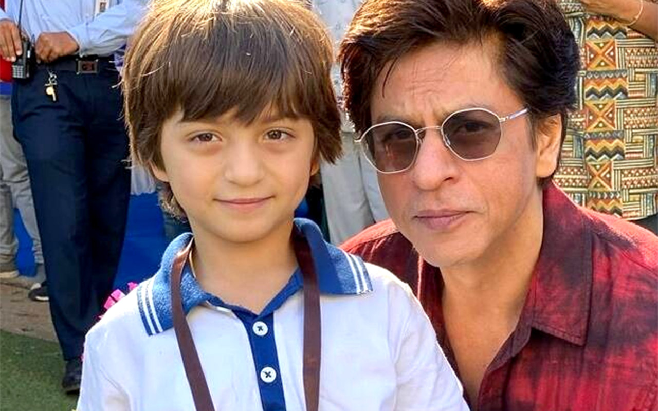 #AskSRK: Shah Rukh Khan shares his son AbRam’s hilarious reaction to his look in new Jawan poster; check out here : Bollywood News