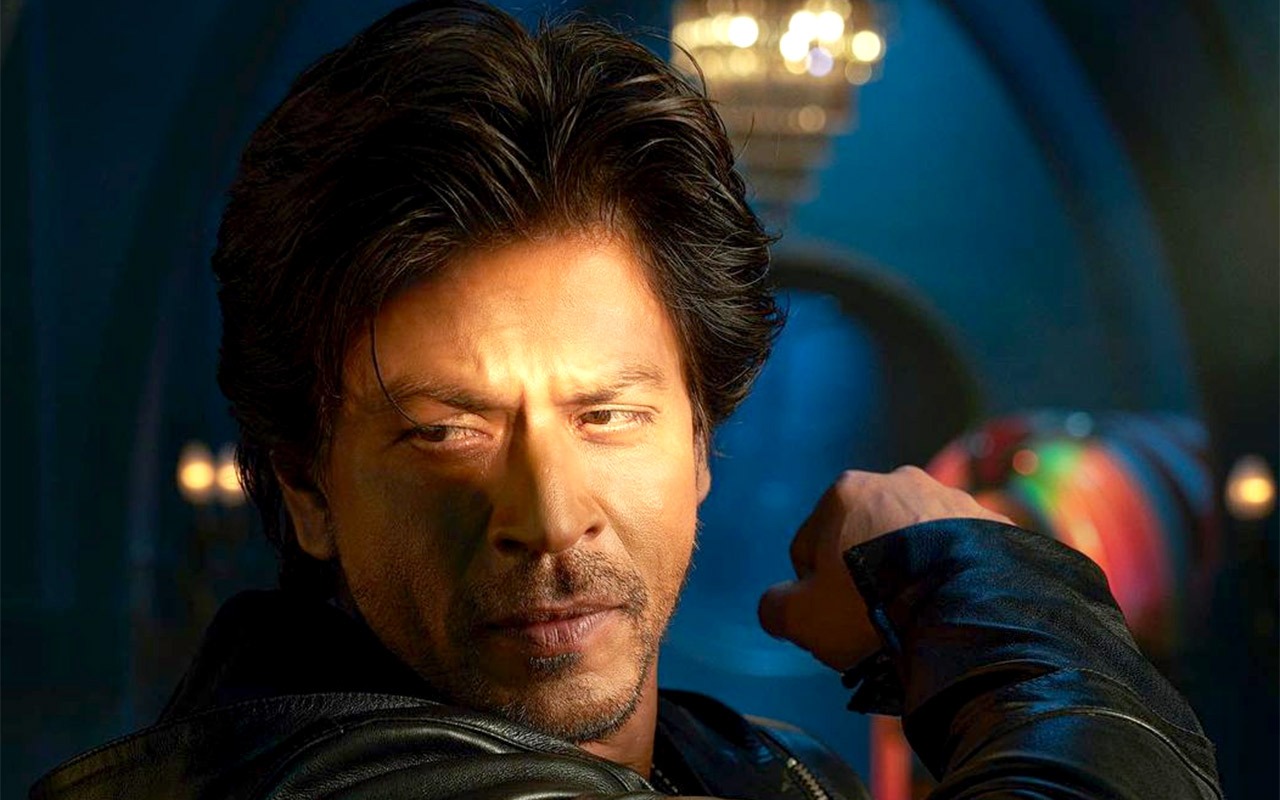 Style Tips For Indian Men: 3 Lessons From SRK In A Leather Jacket