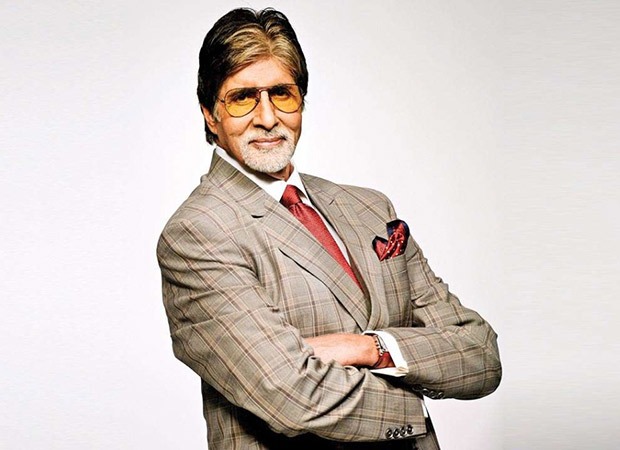 Amitabh Bachchan's generous gesture: gives money to a young girl selling roses without counting