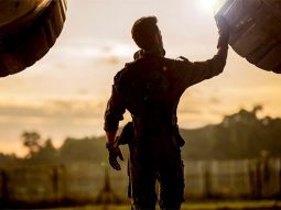 Sneak peek alert! Hrithik Roshan drops fresh still from Fighter, 7 months prior to release