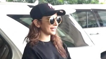 ‘Kapoor’ says Rakul Preet Singh’s t-shirt as she gets clicked at the airport