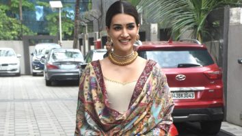 Kriti Sanon looks unrealistically beautiful as paps call her ‘Janaki Ji’