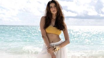 Palak Tiwari is lounging in front of the turquoise sea in the Maldives, turning up the oomph with a yellow bralette and white trousers