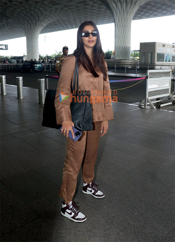 photos agastya nanda suhana khan khushi kapoor and others snapped at the airport 6