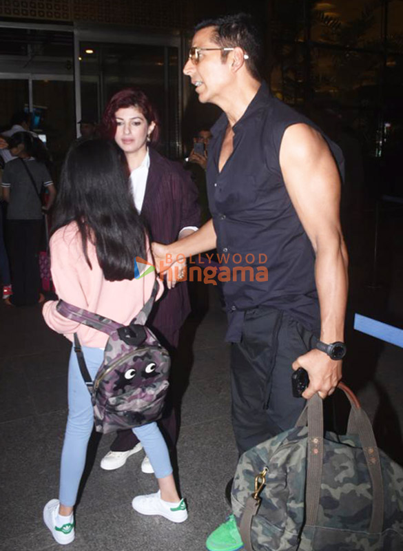 photos akshay kumar shruti haasan and others snapped at the airport 1