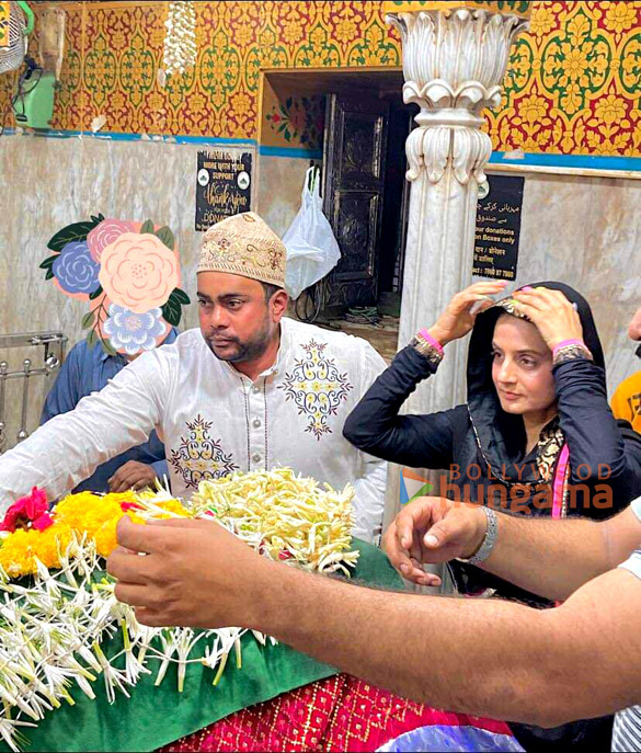 photos ameesha patel snapped at a dargah in mahim