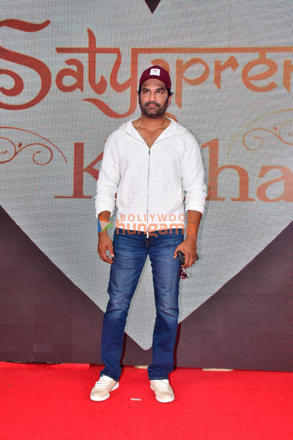 photos celebs grace the premiere of satyaprem ki katha 1100 2