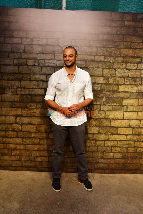 photos celebs grace the special screening of kandahar more 5