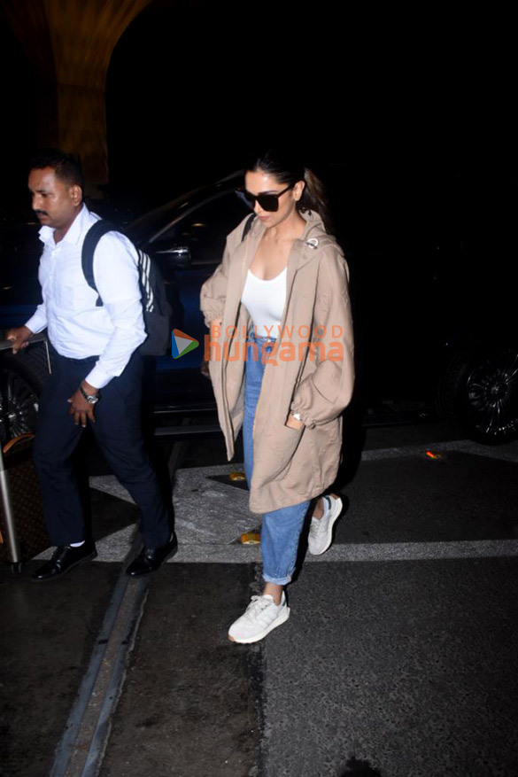 photos deepika padukone adah sharma sonu nigam and others snapped at the airport 1