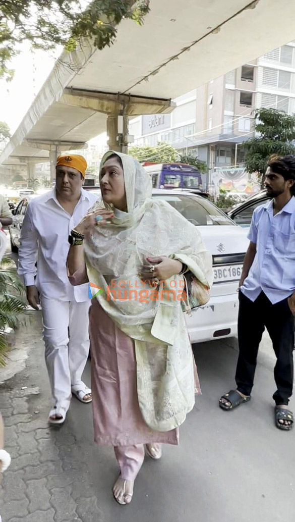 photos govinda snapped with his wife at late gufi paintals prayer meet 3
