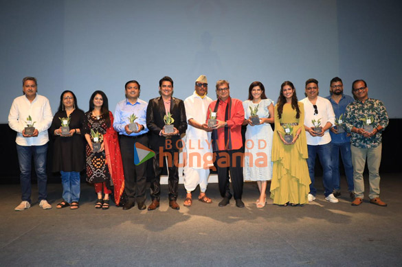photos jackie shroff snapped with the students of subhash ghais whistling woods international institute while celebrating internat