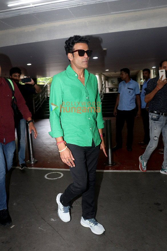 photos jacqueline fernandez manushi chhillar esha gupta and others snapped at the airport 9
