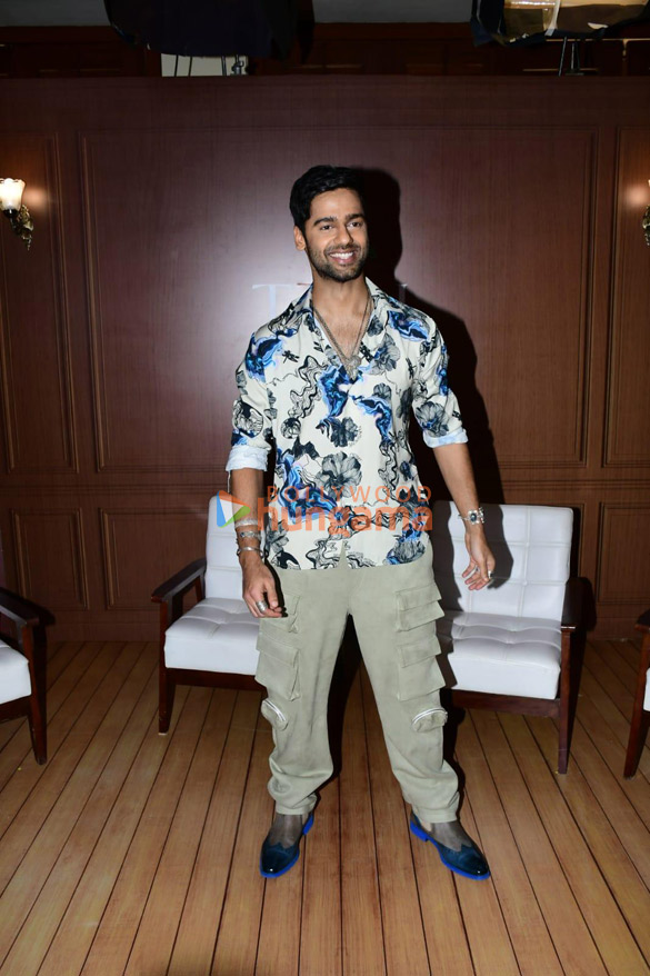 photos kajol jisshu sengupta and others snapped at the promotions of the web show the trial pyaar kannoon dhoka 1