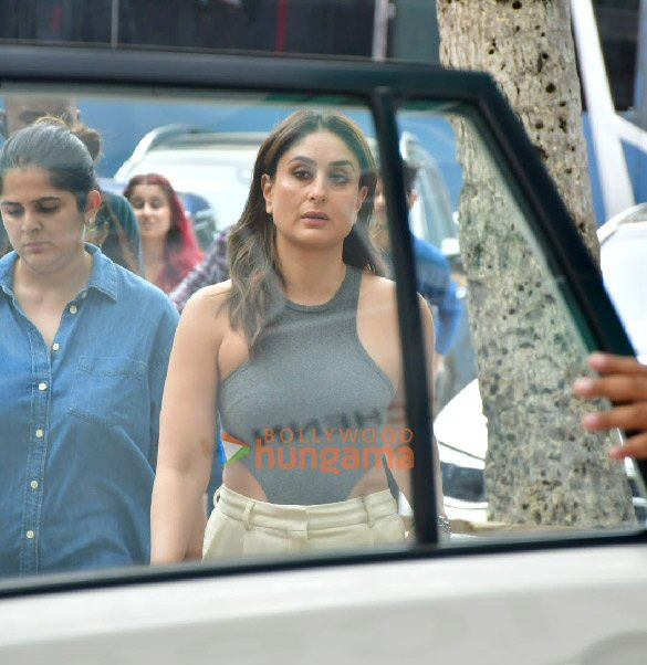 Photos: Kareena Kapoor Khan, Kriti Sanon and Tabu snapped during a shoot in Juhu Photos: Kareena Kapoor Khan, Kriti Sanon and Tabu snapped during a shoot in Juhu