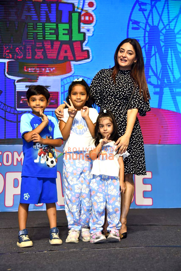 photos karishma kapoor mahi vij and kishwer merchant attend sony yays the giant wheel festival 2