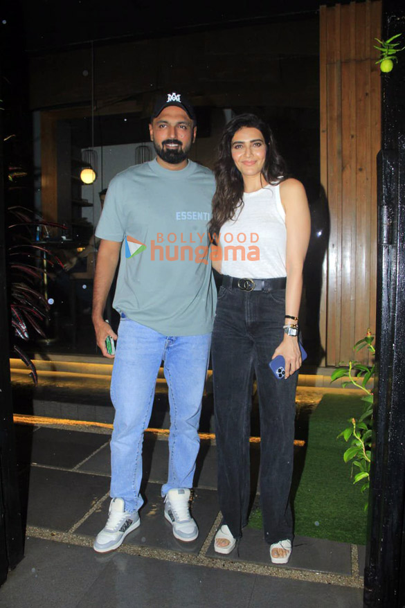 photos karishma tanna and her husband snapped in bandra 3 2