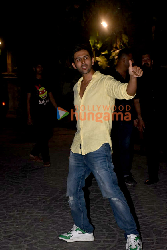photos kartik aaryan and kiara advani celebrate satyaprem ki katha trailer success with the team 2