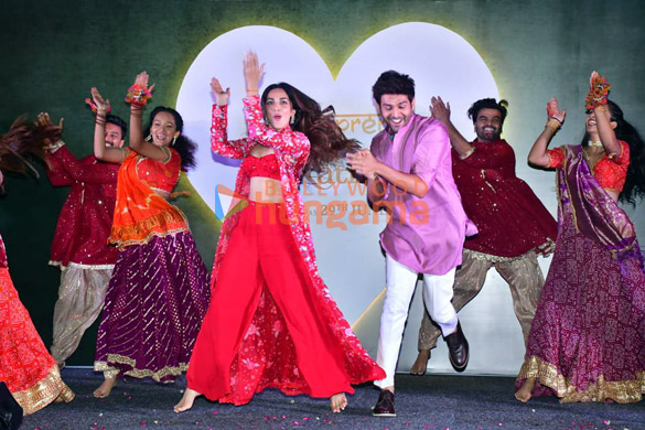 photos kartik aaryan and kiara advani snapped at sun sajni song launch from satyaprem ki katha1 6