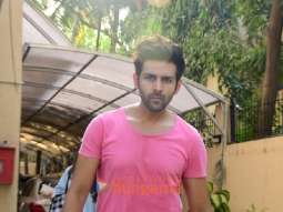 Photos: Kartik Aaryan snapped in Juhu