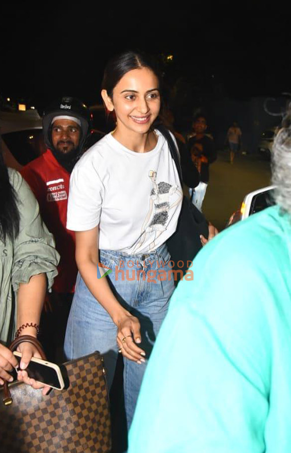 photos rakul preet singh abhimanyu dassani and aakasa singh snapped at farmers cafe in bandra 4