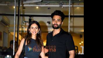 Photos: Rakul Preet Singh, Jackky Bhagnani and Pragya Jaiswal snapped at Farmers’ Cafe in Bandra