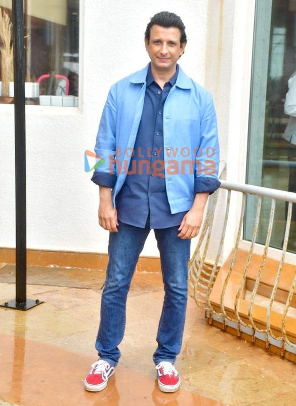 photos sharman joshi mona singh and sahil sangha promote their web series kafas 3