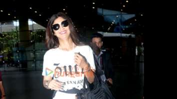 Photos: Shilpa Shetty, Sara Ali Khan and Malaika Arora snapped at the airport