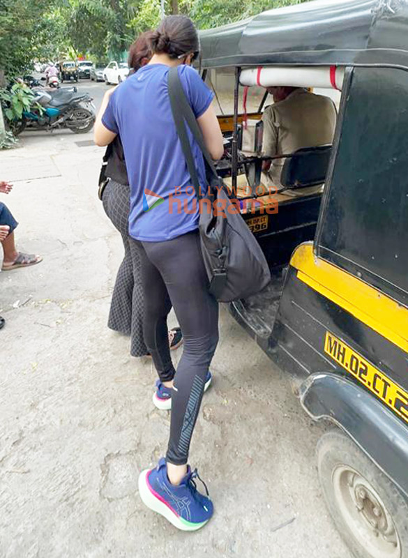 photos shraddha kapoor snapped in juhu 5 2