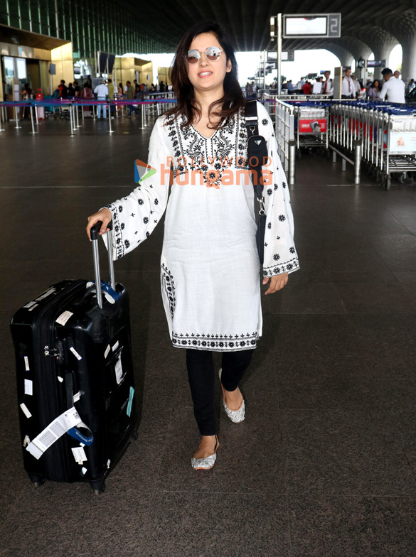 photos sobhita dhulipala arjun kapoor and shirley setia snapped at the airport 3