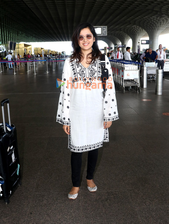 photos sobhita dhulipala arjun kapoor and shirley setia snapped at the airport 6