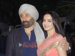 Photos: Sunny Deol and Ameesha Patel at the Kapil Sharma Show for Gadar 2 promotions