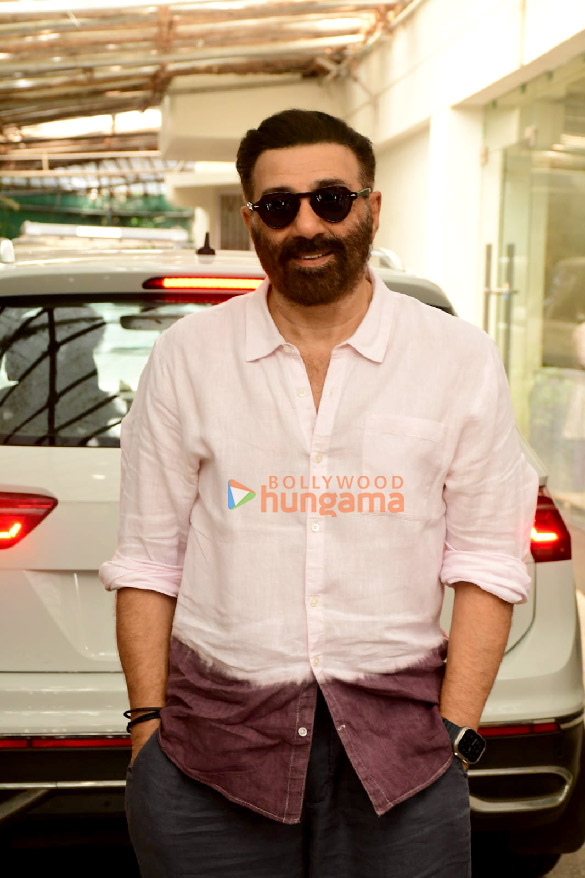 photos sunny deol and rajveer deol snapped in juhu 5