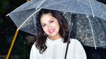 Photos: Sunny Leone snapped in Juhu