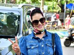 Photos: Sunny Leone snapped in Juhu