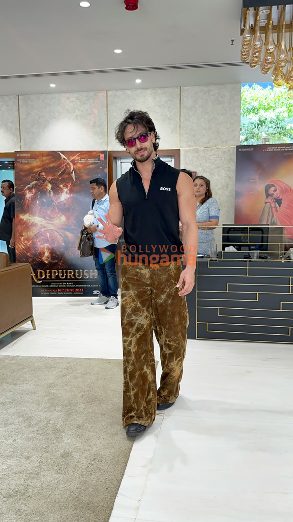 photos tiger shroff snapped at t series office 2