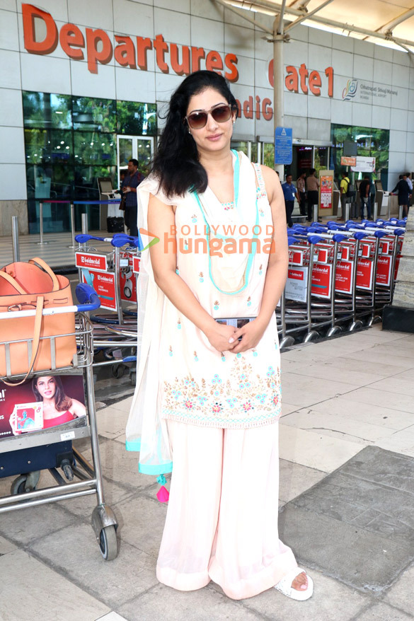 photos vicky kaushal katrina kaif alia bhatt and others snapped at the airport