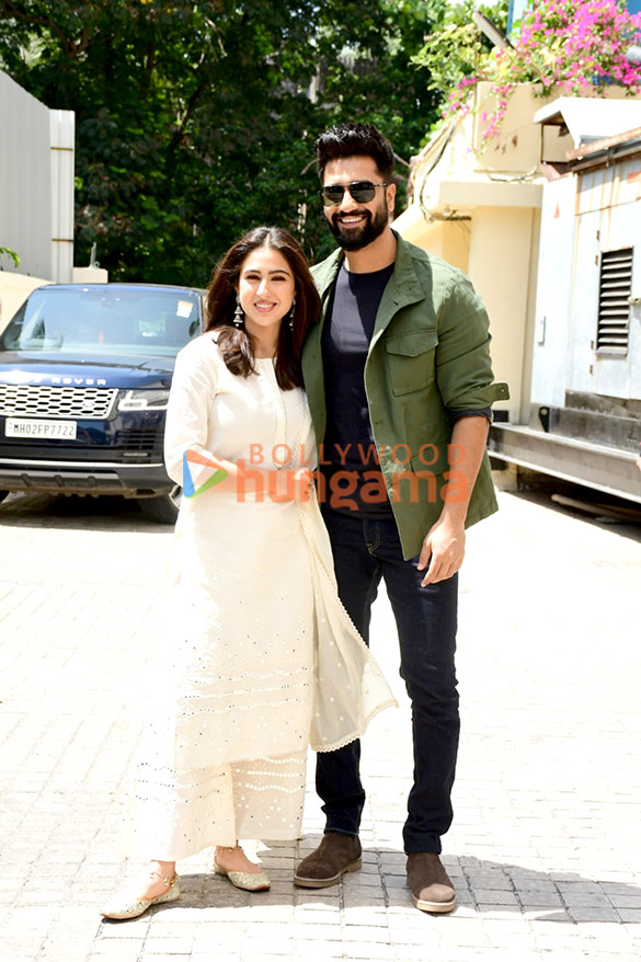 photos vicky kaushal sara ali khan and others come together for a press conference to celebrate the success of zara hatke zara bachke 5