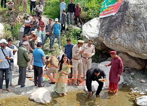 photos warina hussain joins hands with uttarakhand forest department for their new initiative to clean the sipra river 5