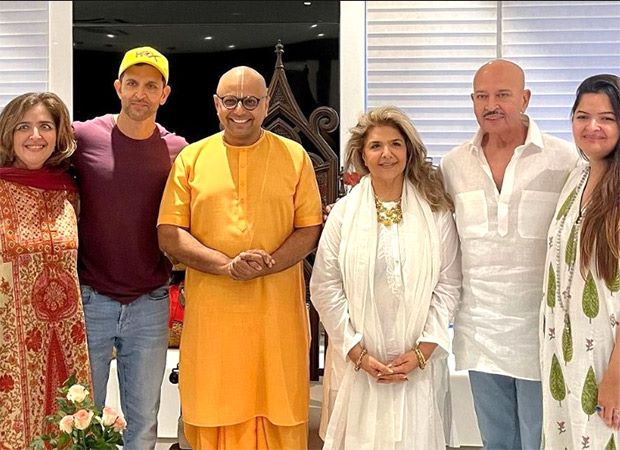 Hrithik Roshan and Rakesh Roshan play host to motivational speaker Gaur Gopal Das at their Mumbai residence; see pictures