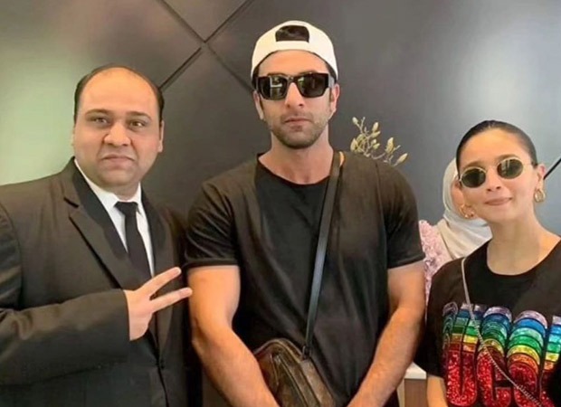 Alia Bhatt and Ranbir Kapoor strike a pose with fans during shopping expedition at Dubai Mall; see picture