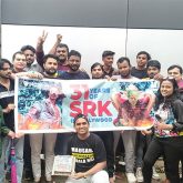 31 Years of Shah Rukh Khan: Fans distribute food across Delhi, Maharashtra, and Telangana; cut cake outside Mannat, watch 