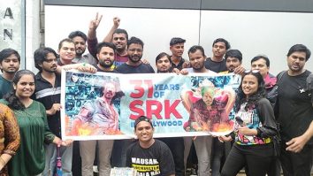 31 Years of Shah Rukh Khan: Fans distribute food across Delhi, Maharashtra, and Telangana; cut cake outside Mannat, watch 